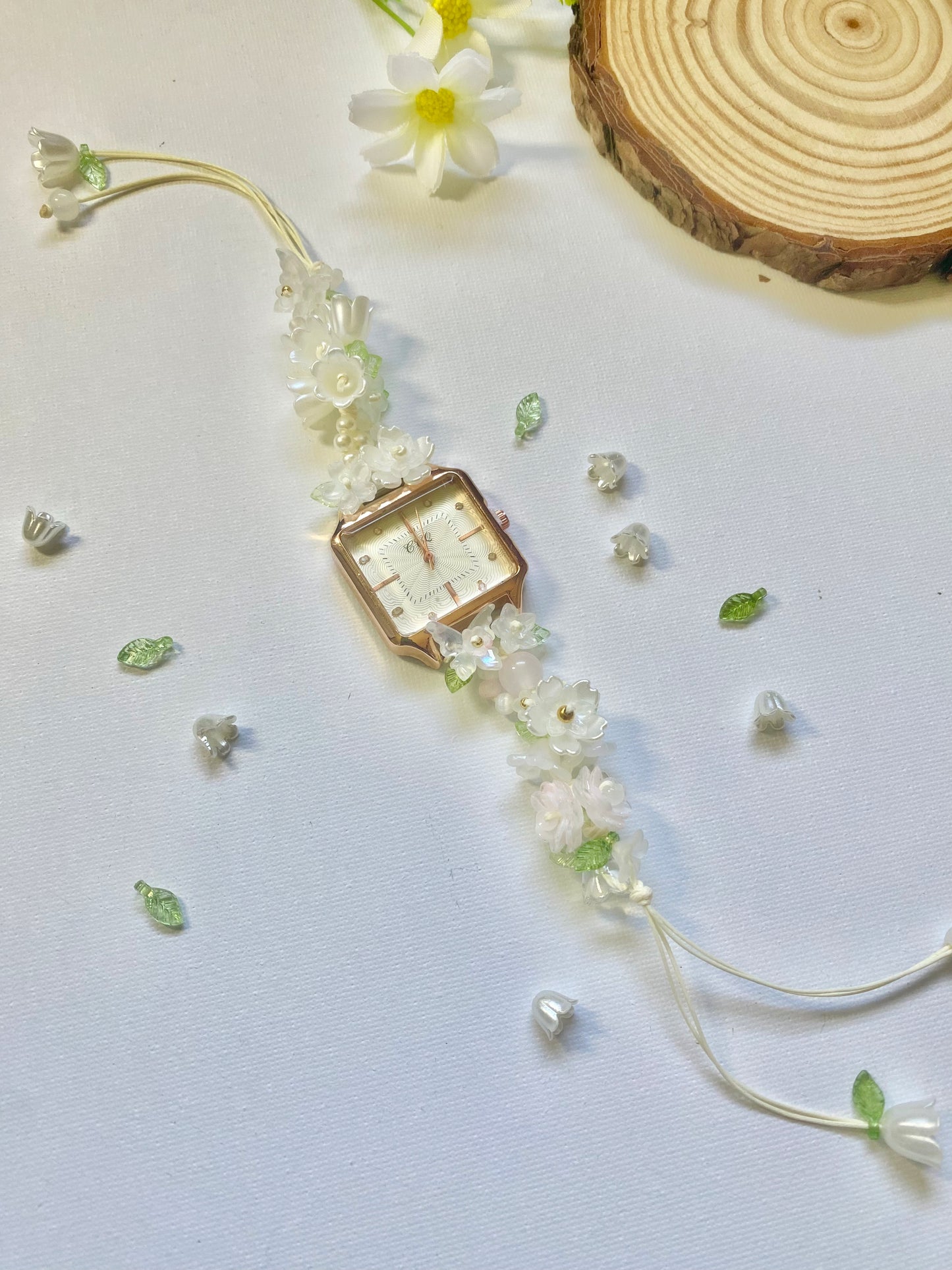 White Flowers Bracelet Watch