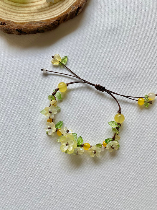 🌼 Light Yellow Flower Bracelet